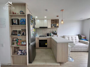 cocina abierta y espaciopsa en apartaestudio en venta park living