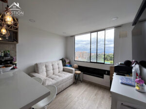 Sala iluminada apartaestudio en venta park living